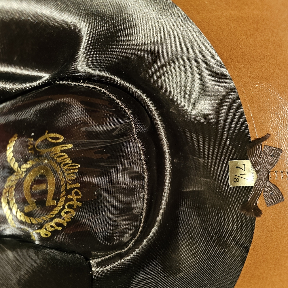 Charlie1 Horse Women's Hat